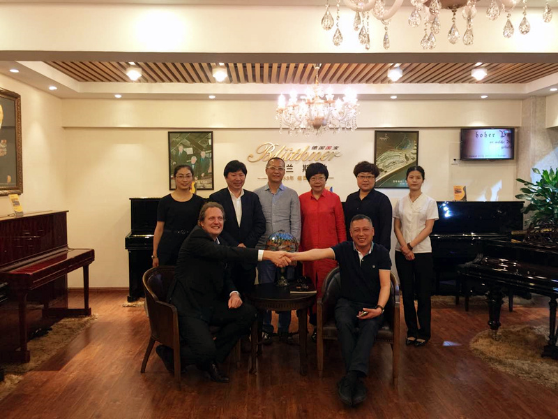 琴行新銳攜手德國(guó)國(guó)寶博蘭斯勒鋼琴共繪音樂事業(yè)藍(lán)圖